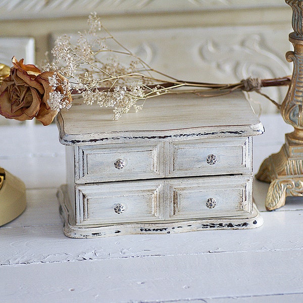 VINTAGE jewelry box, Shabby Chic wood organizer, wooden jewelry box hand-painted, old white chalk paint Annie Sloan