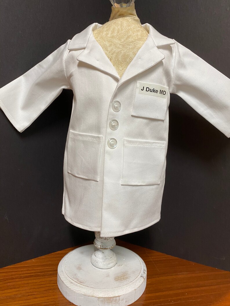 Bata de laboratorio médico, para muñecas de 45 cm, regalo para profesor, personalización gratuita, bata de laboratorio para muñecas, uniforme quirúrgico por separado, regalo de graduación, regalo veterinario imagen 3