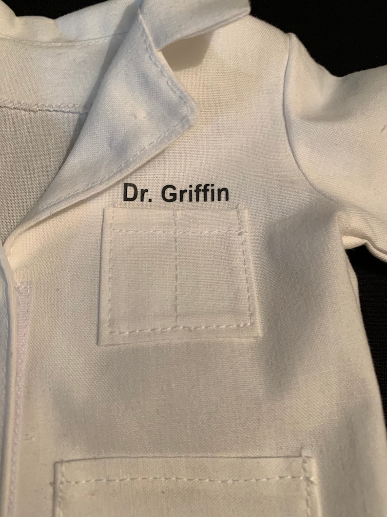 Bata de laboratorio médico, para muñecas de 45 cm, regalo para profesor, personalización gratuita, bata de laboratorio para muñecas, uniforme quirúrgico por separado, regalo de graduación, regalo veterinario imagen 8