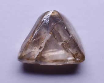 1.18 quilates CHAMPAGNE TRIANGLE Diamante áspera natural sin tratar