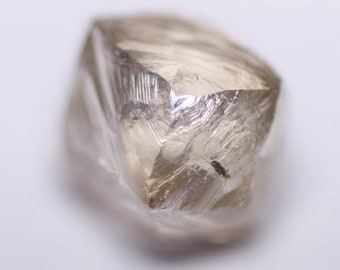 0.63 quilate CHAMPAGNE DODECAHEDRON Diamante Natural áspero sin tratar
