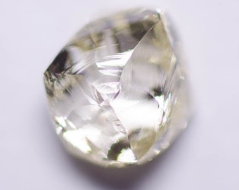 0.75 quilates FANCY AMARILLO MACKLE Diamante natural áspero sin tratar