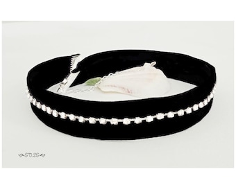 Zwart fluwelen choker: kristaldetail, elegante ketting