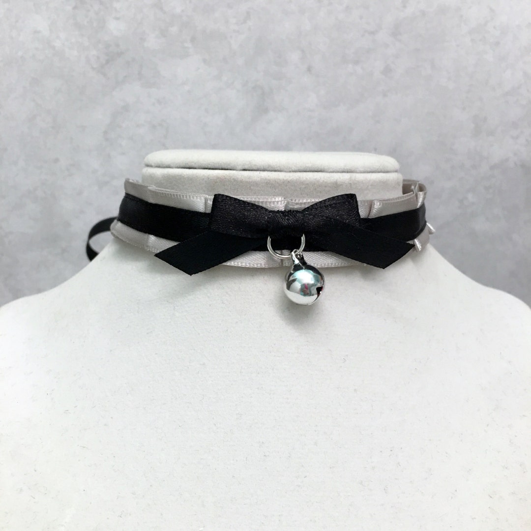 black-and-silver-petplay-collar-kittenplay-day-collar-discreet