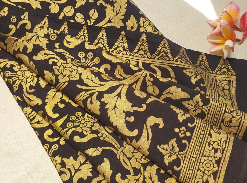 Red Gold Round Neck Bali Sarong Set