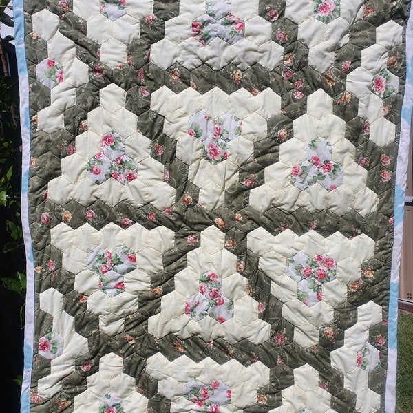 Quilt cot blanketREDUCED PRICE Vintage baby's quilted blanket for cot