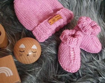 Newborn baby hat set Premmie newborn baby or reborn baby doll hat and boottees set