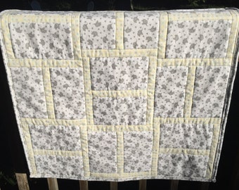 Elephant Nursery Flannel Quilt: Gray, Yellow, and White