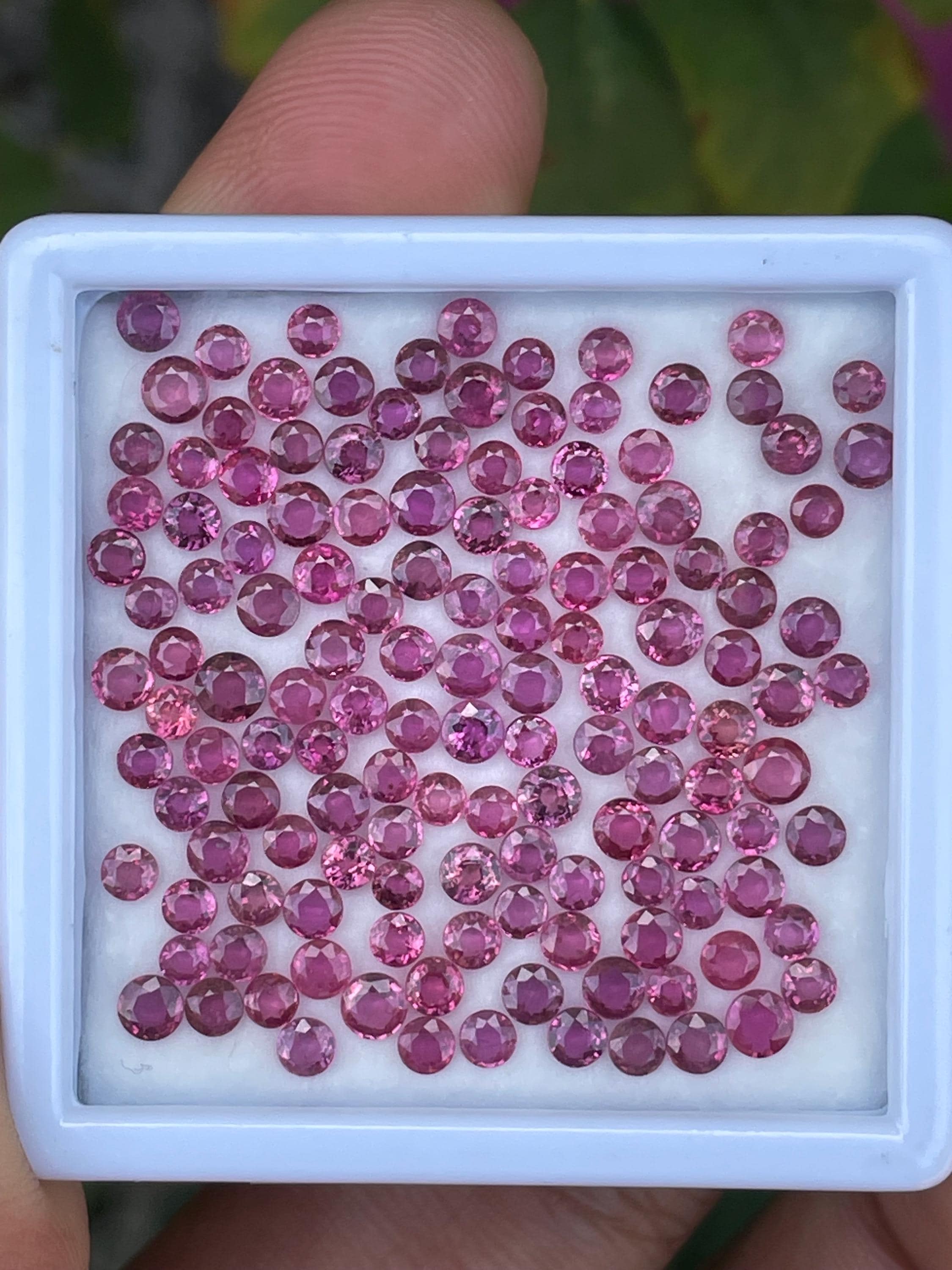 Saphir Rose Orangé Naturel Du Mozambique, Non Chauffé, 7x5mm, 0.71 Carats, RARE