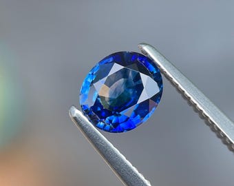 0.81ct Natural blue sapphire from Sri Lanka