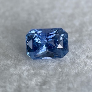 1.04ct Natural blue sapphire from Sri Lanka