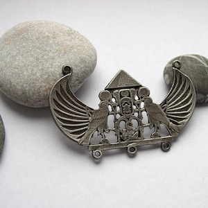 39 - Pendant in Ancient Egyptian Style - antic silver color