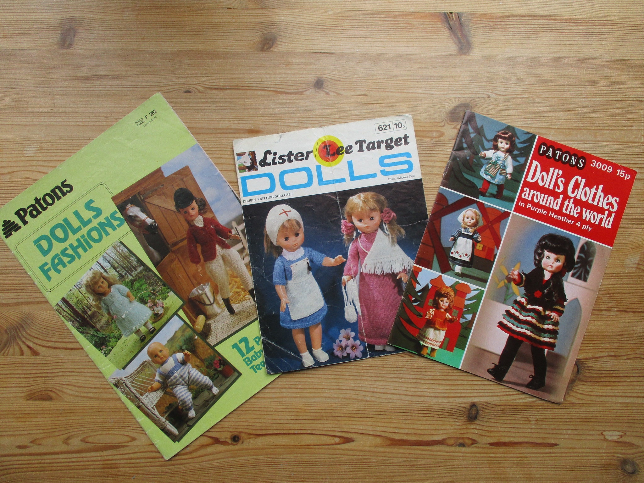 Patons Country Arans for the family Knitting pattern Book 375