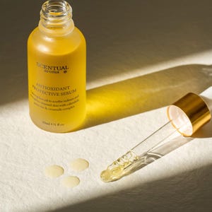 Antioxidant Protective Serum, Calming Face Oil for Sensitive Skin image 3