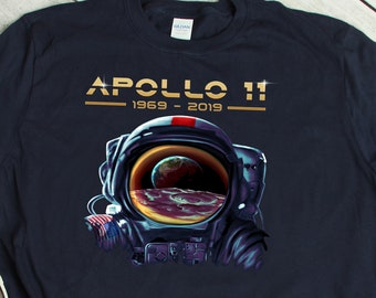 Apollo 11 Astronaute avec la Terre Réflexion Atterrissage de la Lune 1969 pour célébrer le 50e anniversaire de l’atterrissage Apollo 11 sur la Lune