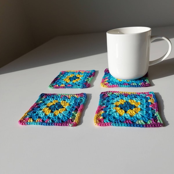 Cadeau-set Retro gehaakte coasters (set van 4, 10x10 cm, hand gemaakt)