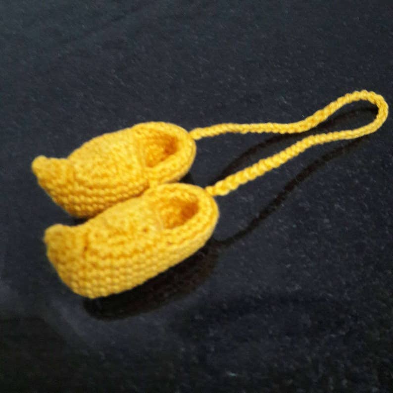 Amigurumi Klompjes, sleutelhanger of tashanger, hand-gehaakt 5 cm afbeelding 4