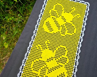 Bee Table Runner PDF Crochet Pattern