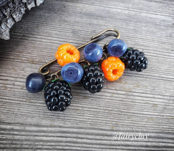 blackberry brooch