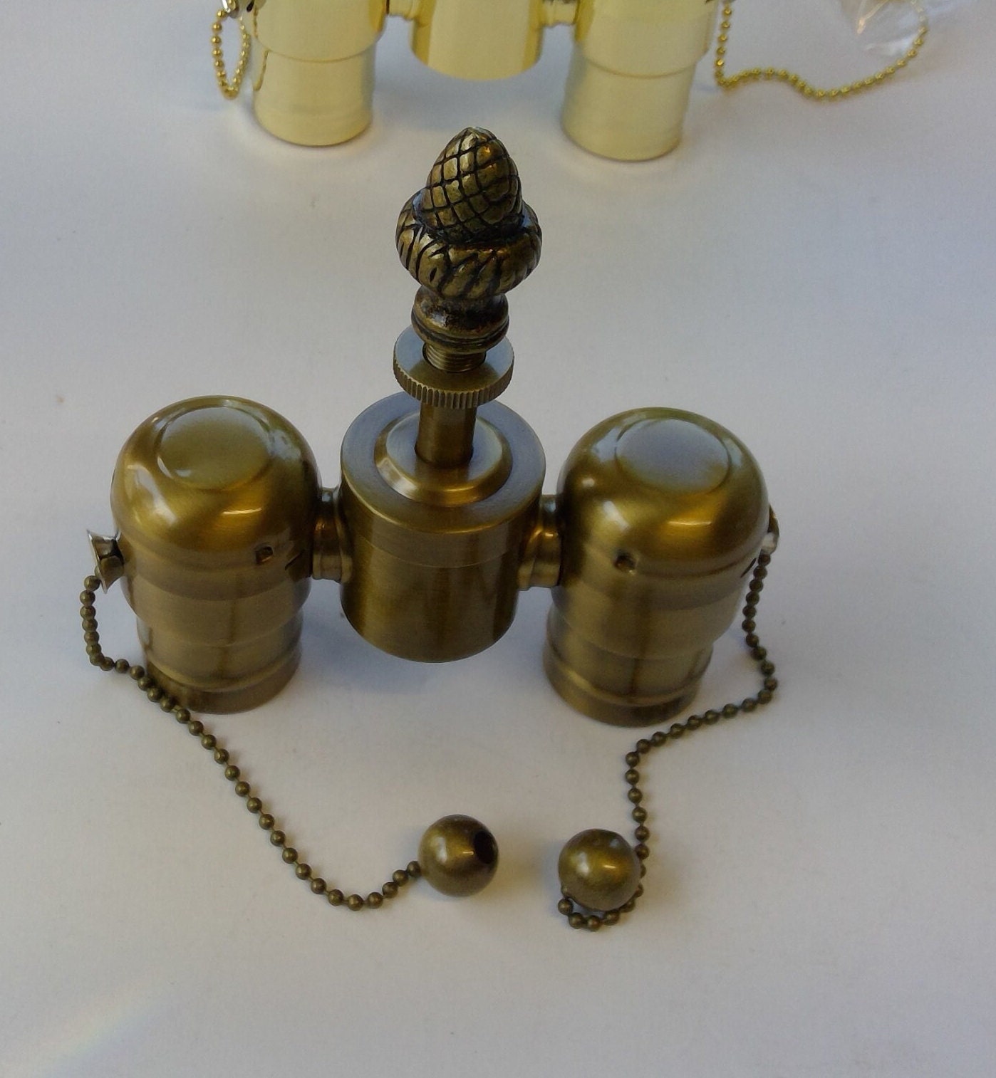 2 Lite Sockets Swivel Cluster Lamp Top Antique Brass Finish Pull Chain Sockets