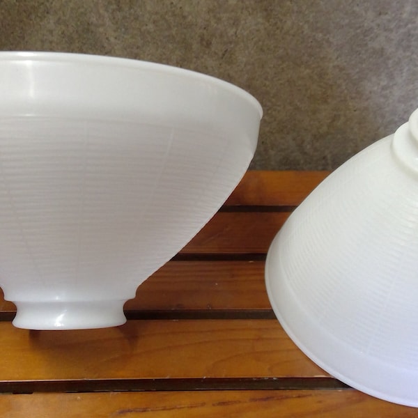 Abat-jour de lampe de table torchère en plastique blanc à haute température de style antique, conception gaufrée 8" ou 10"