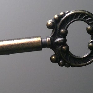 Vintage Style Key for a Lamp Socket Turn Switch Knob Antique Brass or Polished Brass Finish FREE SHIPPING
