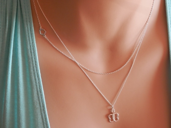 Dainty daisy necklace deals