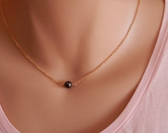 black pearl necklace gold