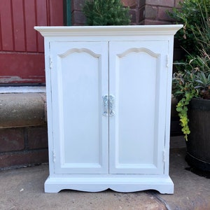 Off white 2024 jewelry armoire