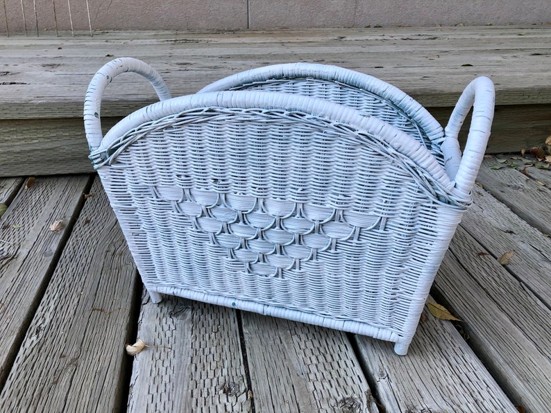 Vintage White Wicker Basket Magazine Holder Tote Beach Decor Costal