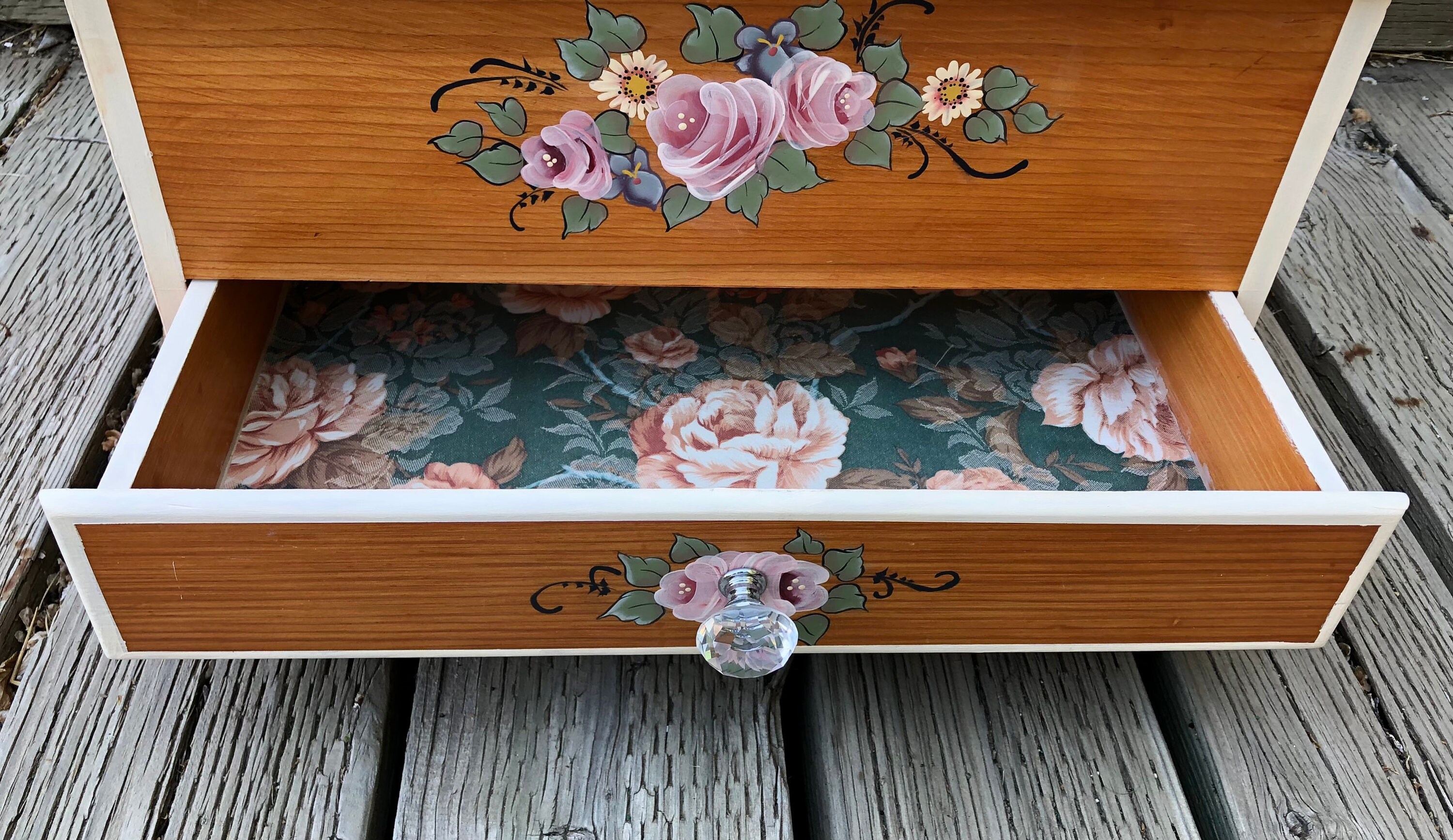 Pequeño cofre de madera vintage con cajón tole rosas pintadas | Etsy