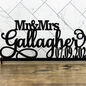Wedding Mr and Mrs Centerpiece Table Sign Personalized with name & Date, Script Wooden Name, Custom Name Sign, Sweetheart Head table Sign