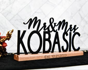 Wedding Decor Mr and Mrs Sign with Custom Name, Personalized Head Sweetheart Table Centerpiece, Stand alone, Reusable newlywed couple gift