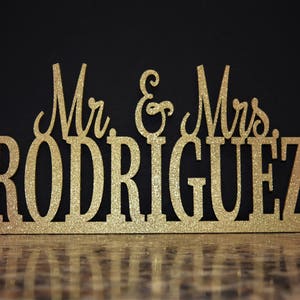 Custom Wedding Name Sign, Mr and Mrs Sign, Personalized Wedding Name sign, Wood sign, Sweetheart Table Centerpiece, Head Table signage decor