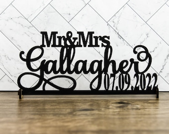 Mr and Mrs Sign with Date, Script Wedding Custom Name Sign, Script Mr & Mrs Wood Name, Personalized Name Sign, Mr Mrs Sweetheart Table Sign