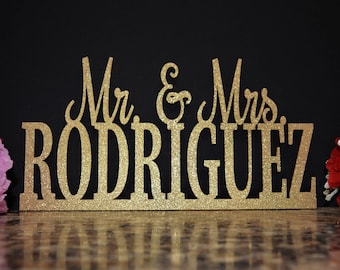 Custom Wedding Name Sign, Mr and Mrs Sign, Personalized Wedding Name sign, Wood sign, Sweetheart Table Centerpiece, Head Table signage decor