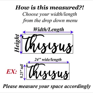 Op de afbeelding: Diagram dat laat zien hoe je de breedte en hoogte van een aangepast bord meet. Het bord zegt "thisisus" en wordt in twee maten getoond. Het grotere bord is 24 inch breed en het kleinere bord is 9,25 inch hoog.