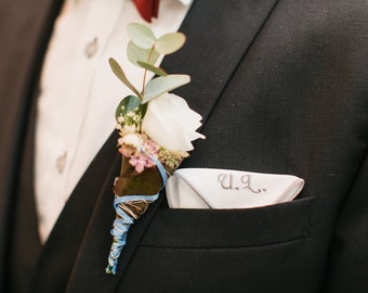 Mit Initialen personalisiertes Einstecktuch für den Bräutigam zur Hochzeit / Monogramm Taschentuch / besticktes Stofftaschentuch Trauzeugen