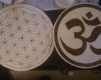 Handgemaakte in hout gebrande geometrische vormen