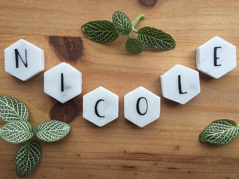Personalized Marble Magnets Hexagon Geometric Magnets Marble Decor Marble Magent Carrara Marble Letter Magnet Name Magnet Custom Magnet bild 5