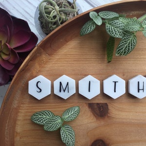 Personalized Marble Magnets Hexagon Geometric Magnets Marble Decor Marble Magent Carrara Marble Letter Magnet Name Magnet Custom Magnet bild 3