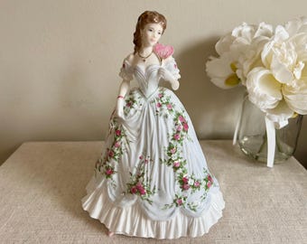Vintage Royal Worcester Collectible Figurine: A Royal Presentation