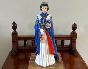 Royal Doulton Queen Elizabeth II Figurine, HN 2878, 30th Anniversary, Celebrate Coronation, Rare, Limited Edition, Made in England, 1983