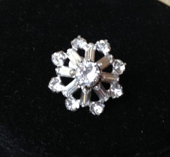 Vintage rhinestone snowflake earrings - image 4
