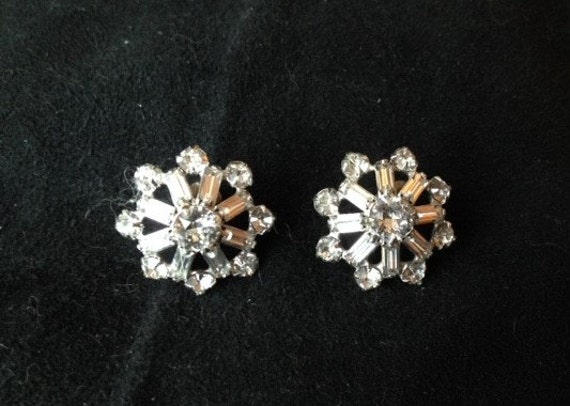 Vintage rhinestone snowflake earrings - image 2