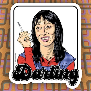 Peut inclure: Un autocollant représentant une femme de dessin animé aux cheveux noirs, portant une tenue rouge et bleue, tenant une cigarette. Le texte "Darling" est écrit en gras, en noir.