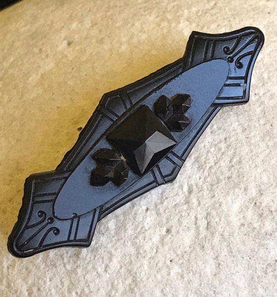 Vulcanite-Antique Victorian Mourning Pin( East Lake Style) 2.15"