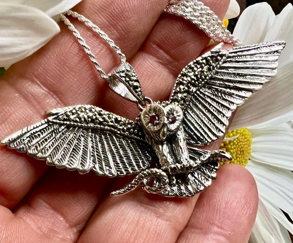 Sterling Silver & Marcasite Owl With Lovely Garne… - image 4