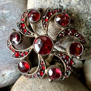 Antique Victorian, Bohemian (Czechoslovakia) Garnet, Brooch: 1890-1910, 1"