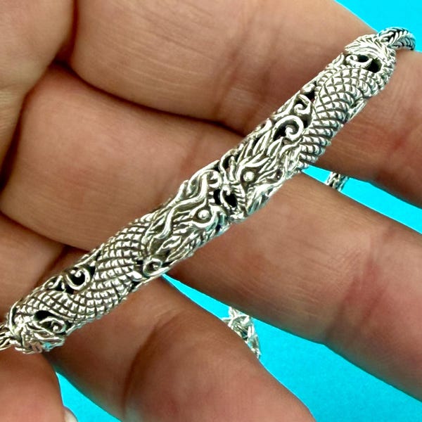 Pulsera pequeña balinesa "Dos Dragones" (Artesanía fina - Plata de ley). Se ajusta cómodamente a una muñeca de 6" a 6,75".
